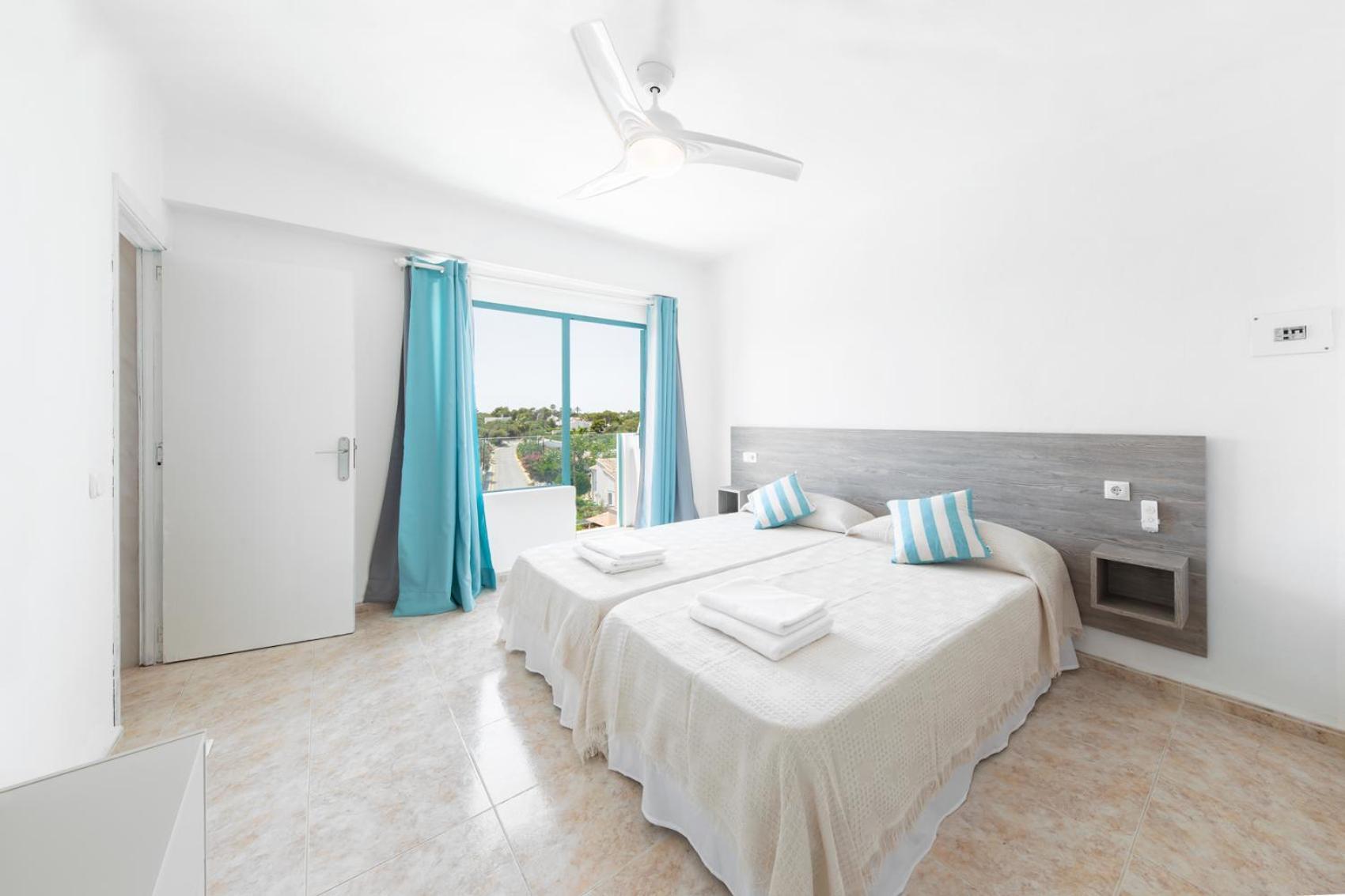 Hostal Cala Llombards Экстерьер фото