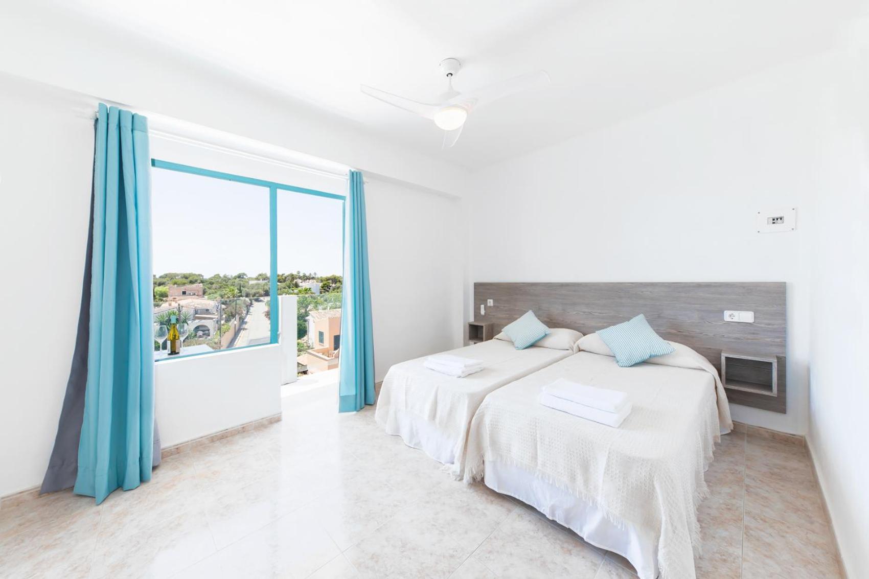 Hostal Cala Llombards Экстерьер фото